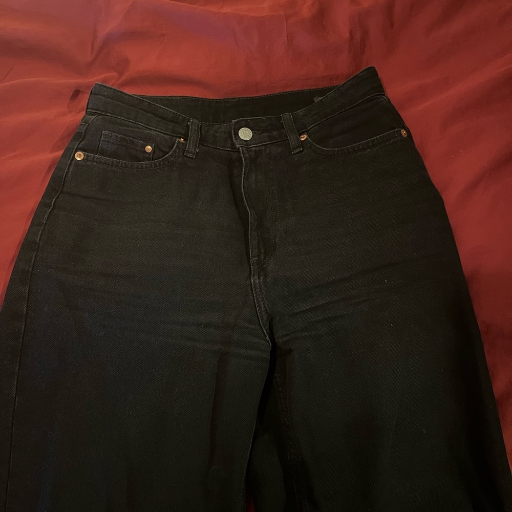 Black H&M mom jeans